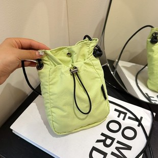 轻便休闲迷你小包包女2024新款夏天百搭帆布斜挎包运动散步手机包