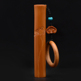 竹雕大师张念超本工纯手工浮雕荷花荷韵实心竹手把件玉竹把件