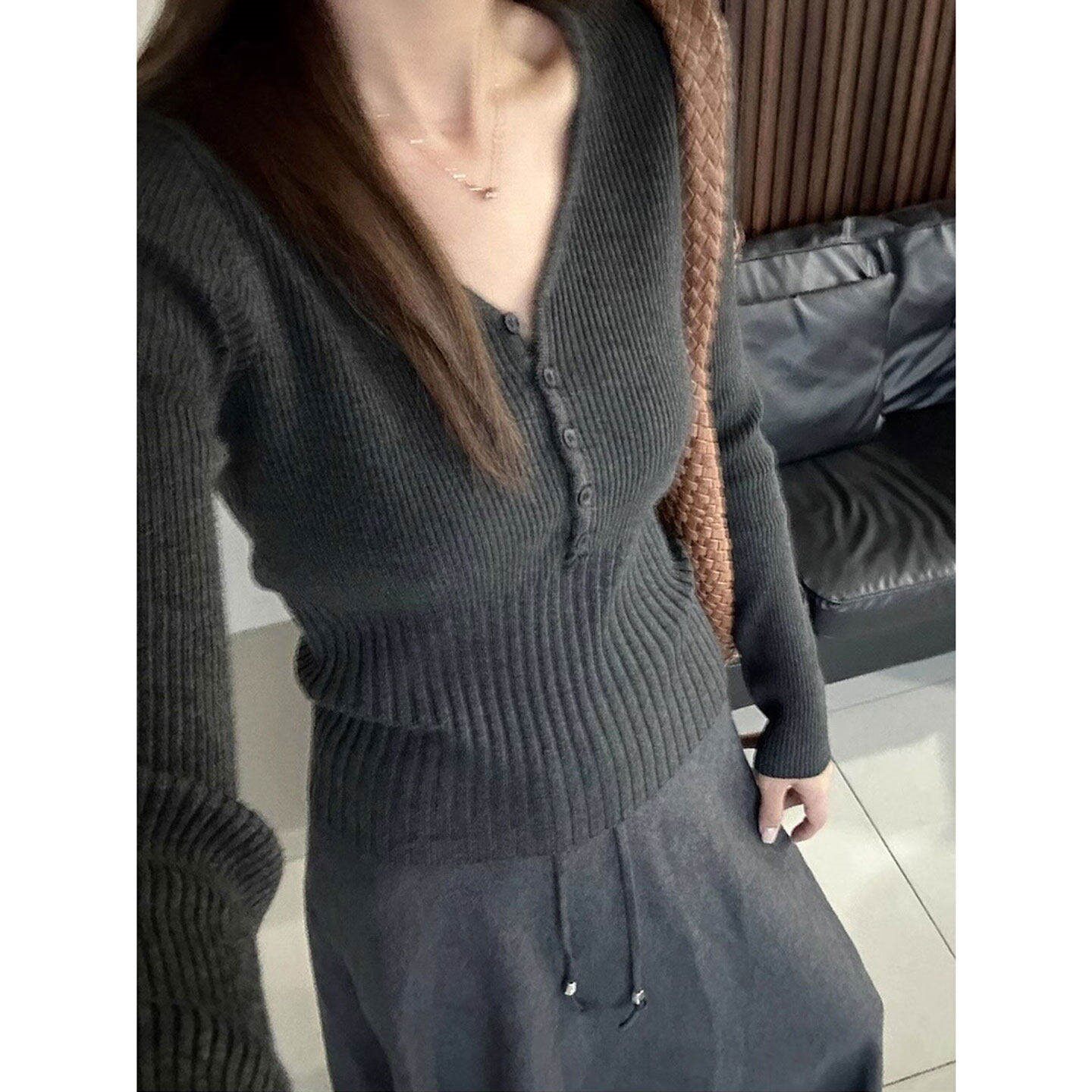 2025冬季花边低v领收腰100纯山羊绒衫女欧货高端修身秋冬打底毛衣