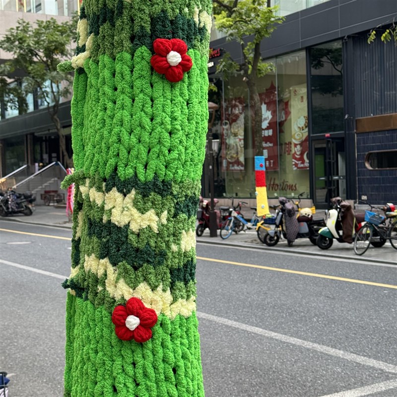 大树毛衣装饰编织毛毯成品树干装饰毛线diy冬天大树装饰手工编织