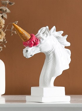 欧式现热品砸马头雕塑简约卧室客厅玄关桌面装饰摆件