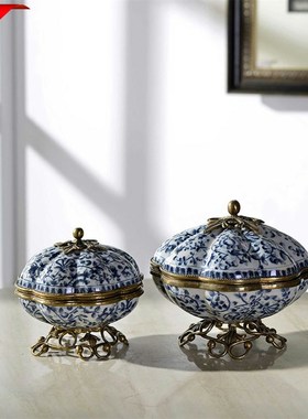 奢华家居客厅饰品摆设品欧式青花瓷铜配瓷玄关首饰盒陶瓷摆件