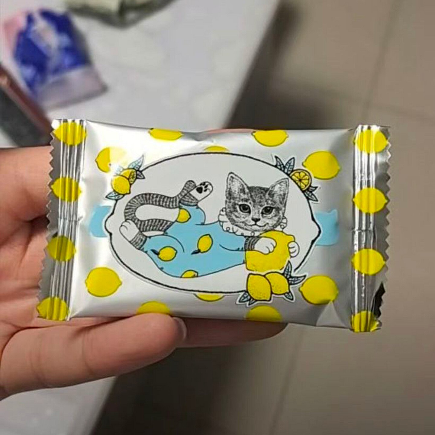 奥力给香水柠檬夹心饼干70克网红爆款酥脆薄饼小猫饼休闲解馋零食