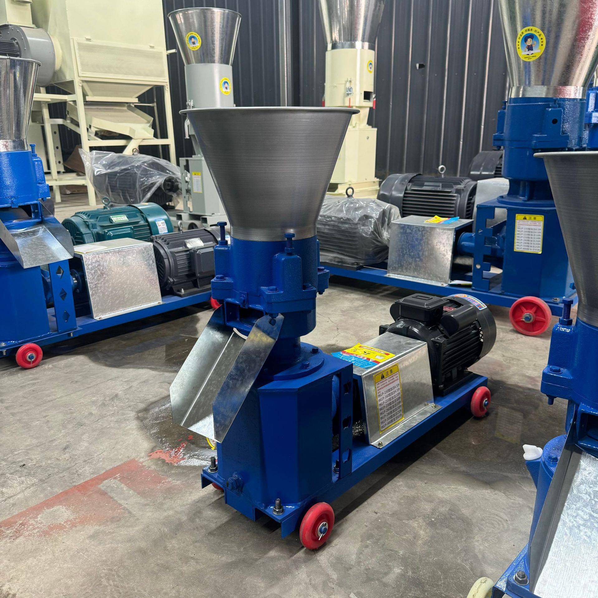 出口加纳小型220v家用养殖设备鸡鸭鹅牛羊猪鱼玉米秸秆制粒机