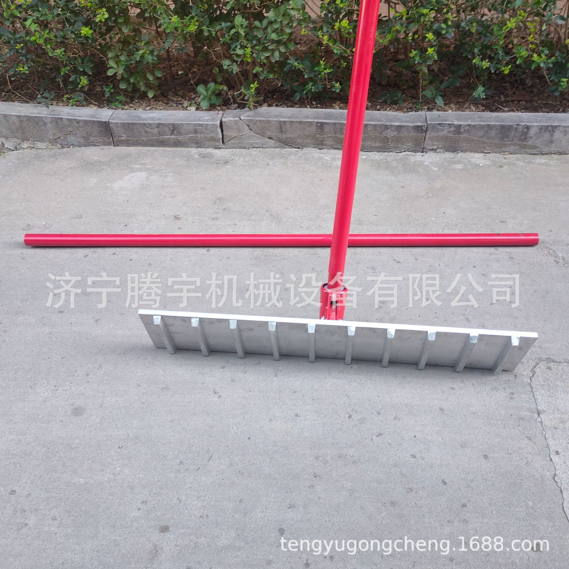 现浇牛场拉槽大耙子视频 牛场地面拉槽机厂家 地面拉纹器价格