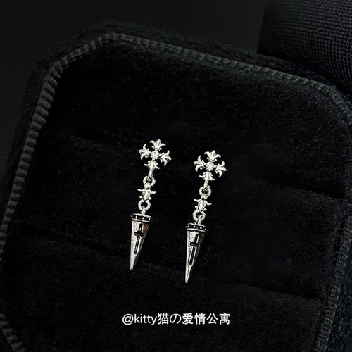 F136钛合金暗黑十字鸢尾耳钉