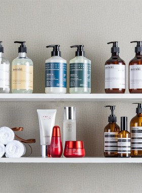 现简约样板房卫生间洗手台沐浴液品道具饰品网红摄影装饰品