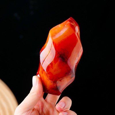 天然红玛瑙火炬雕刻件水晶原石矿石标本欧美万圣节装饰摆件