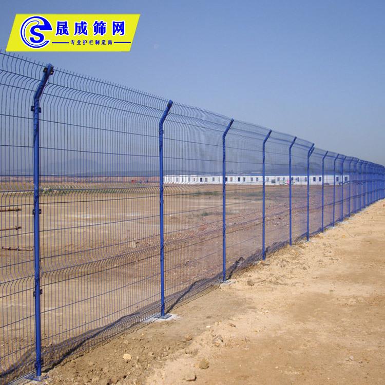钢丝网围栏物流保税区浸塑铁丝网护栏厂区围墙栏杆水库圈地隔离网