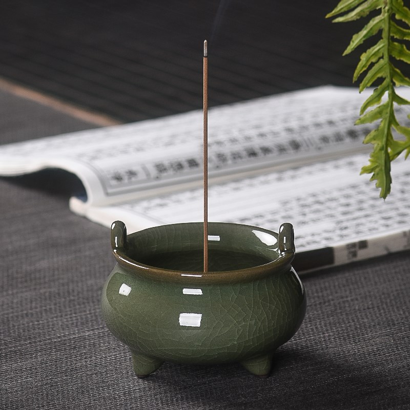 龙泉铁塔青瓷小号双耳三足炉陶瓷线家用复古檀香沉香