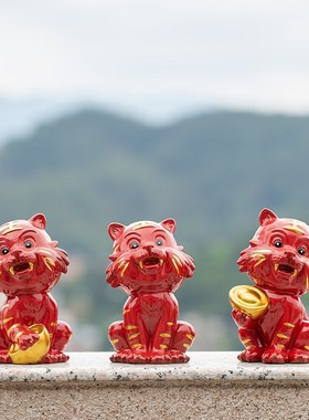 招财虎陶瓷小老虎小萌虎生肖红色客厅办公桌摆件补东北角补角缺角