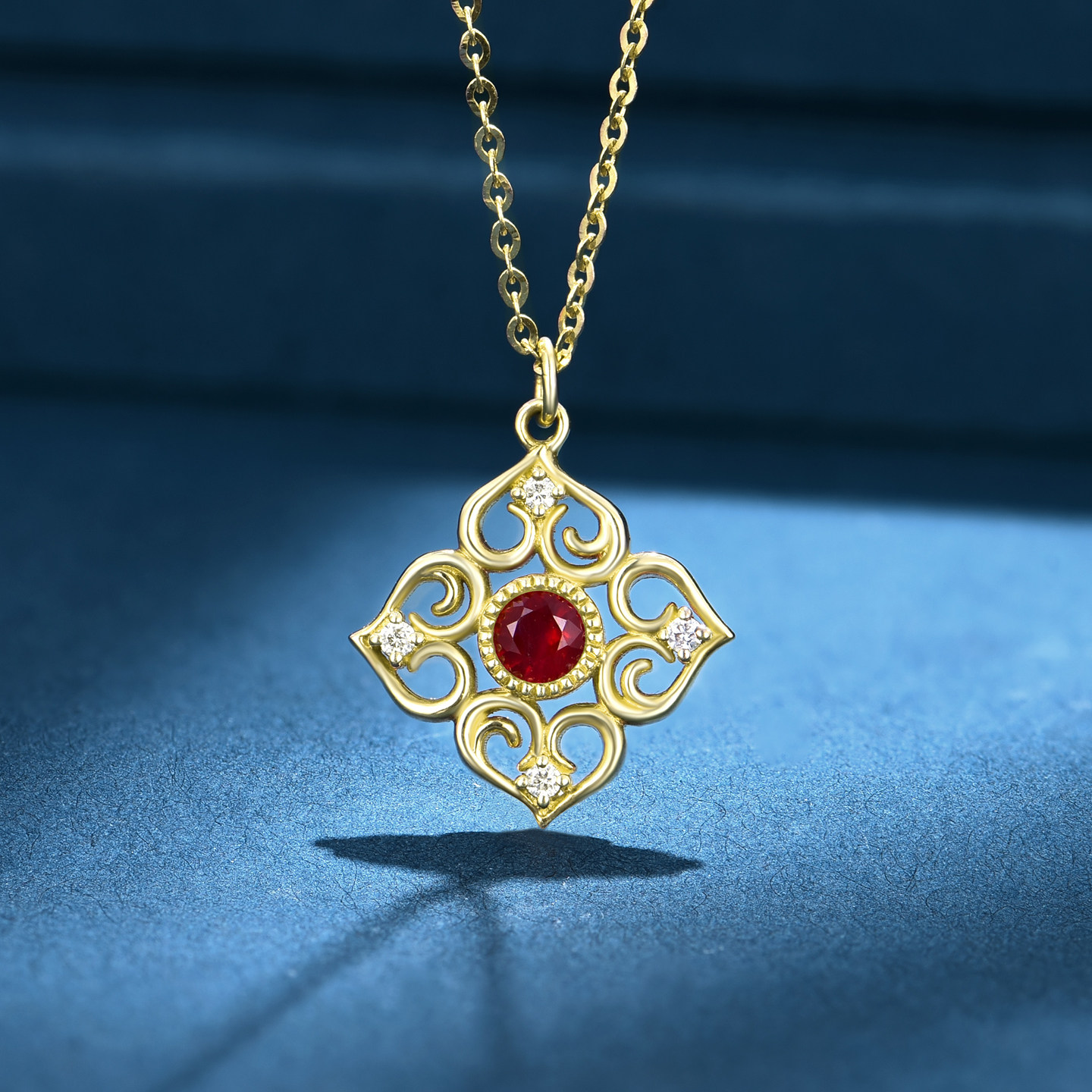 私意珠宝天然彩宝红宝石项链18K金镶钻石时尚吊坠黄金首饰定制女