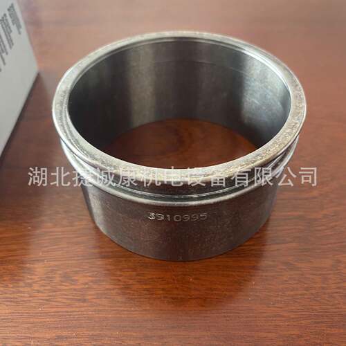康明73斯6C8.排气KOG连接件3910995工程机械30665挖机配件9康明斯