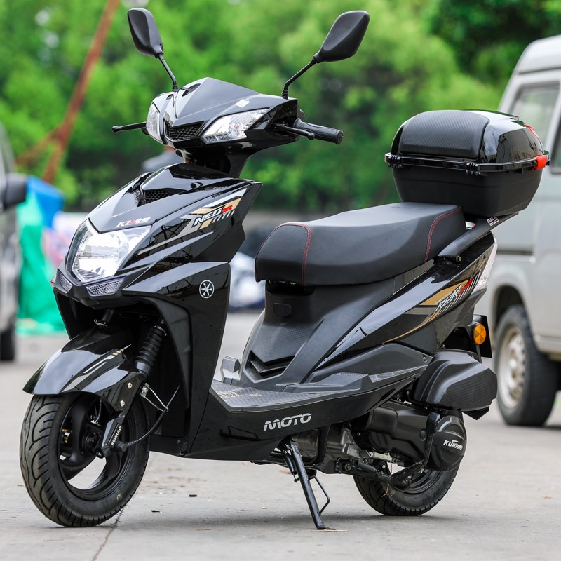 国四踏板摩托车125CC燃油踏板车电喷省油男女款整车可上牌