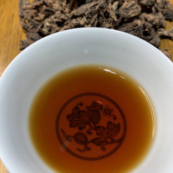 100克的价格离地竹筐活水发酵老曼峨古树老茶头  细腻甘甜 干净