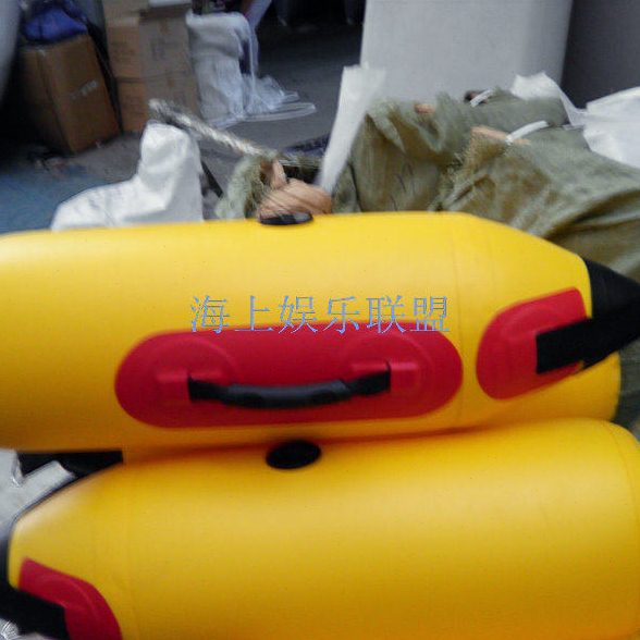 橡皮艇 浮潜海上救生浮筒救生圈浮潜装备猎鱼装备海上娱乐联盟