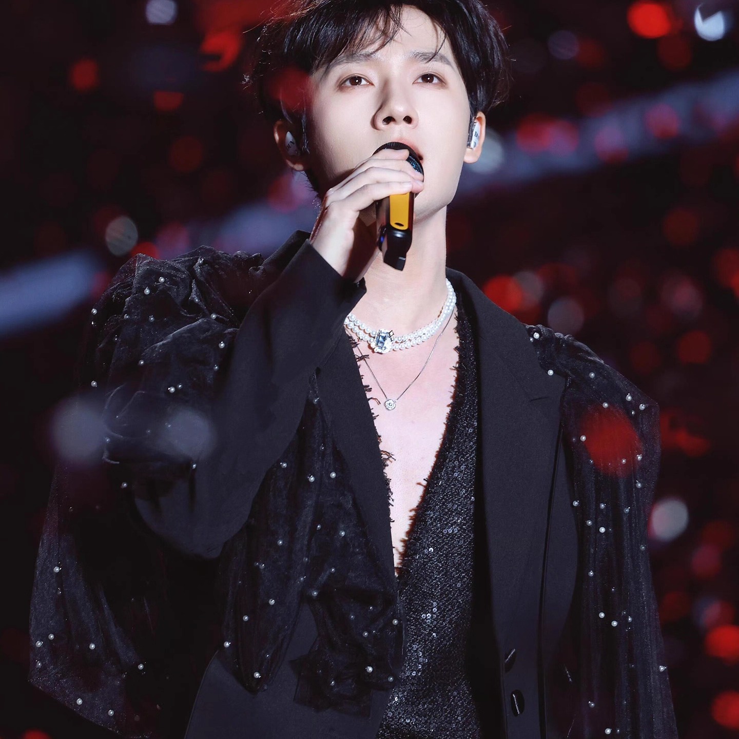 蒋郭豪同款黑色钉珠网纱袖西装潮