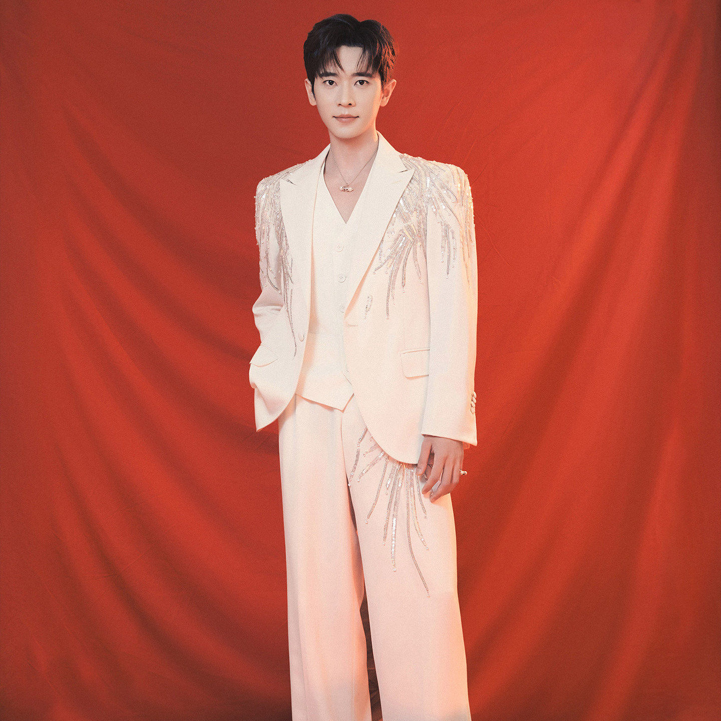 丞磊明星同款时尚晚宴风白色重工银羽西装男士高级感演出西服套装,男装,休闲西服,淘宝优惠券,粉丝福利购,淘宝优惠卷