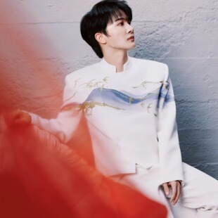 周深明星同款新中式国风立领西服外套男白色重工刺绣主持高级感潮