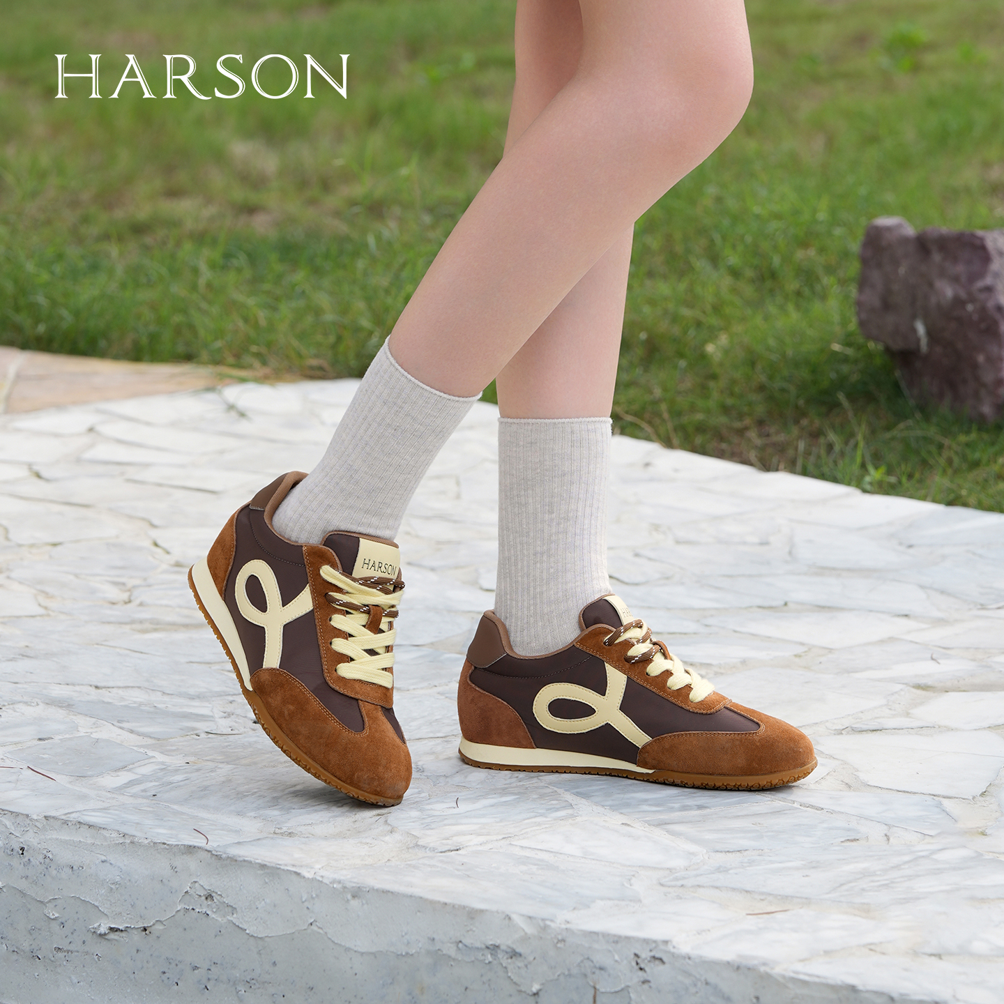 哈森内增高德训鞋复古2025冬季新款平底休闲运动鞋女款HWCL250107