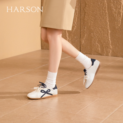 哈森复古拼色德训鞋女圆头平跟双系带2026春新款休闲鞋HCM260303
