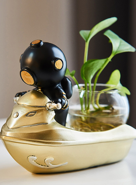 北欧创意轻奢潜水员宇航员摆件家居D客厅房间装饰品办公室桌面摆