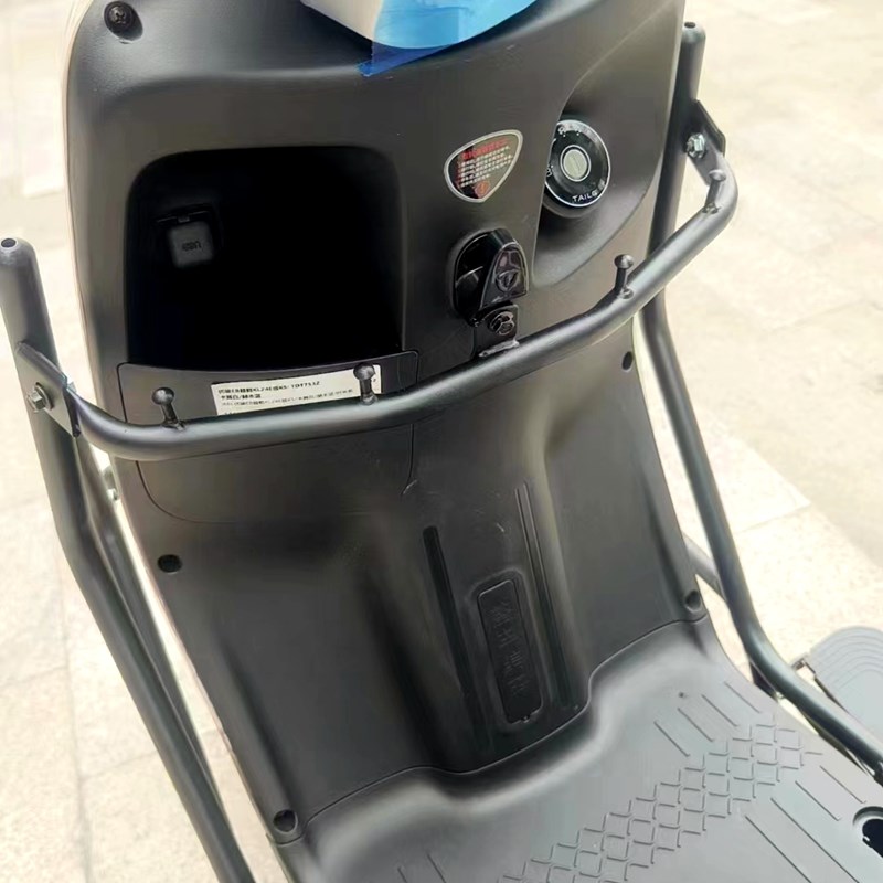 适用于台铃优骏EB护杠国标电动车保险杠加厚防摔杠改装后尾架货架