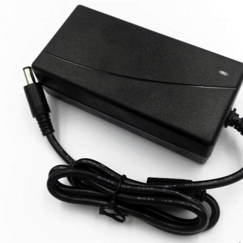 液晶显示器12V5A电源适配器12V3A电源适配器监控电源U灯12V6A电源
