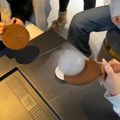 泡泡乒乓球可拍打互动玩具乒乓球拍吹不破弹力泡安全泡游戏道具