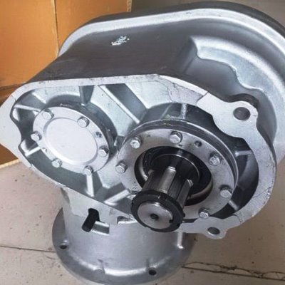 施工电梯配件 减速机 型号TCW125-16 11KW速比16 齿轮箱型