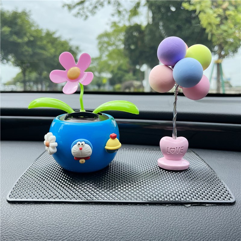汽车内饰品摆件创意卡通网红小花摇头车载摆件中控台装饰用品女生