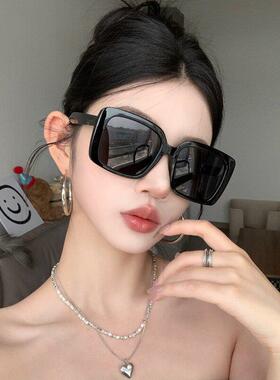 复古黑色百搭方形大框圆脸显瘦超轻TR偏光抗UV太阳眼镜女太阳眼镜