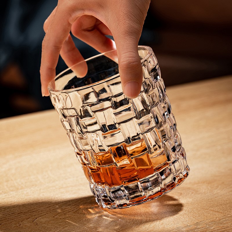 轻奢高档水晶玻璃威士忌杯套装创意家用高颜值白兰地洋酒啤酒杯子