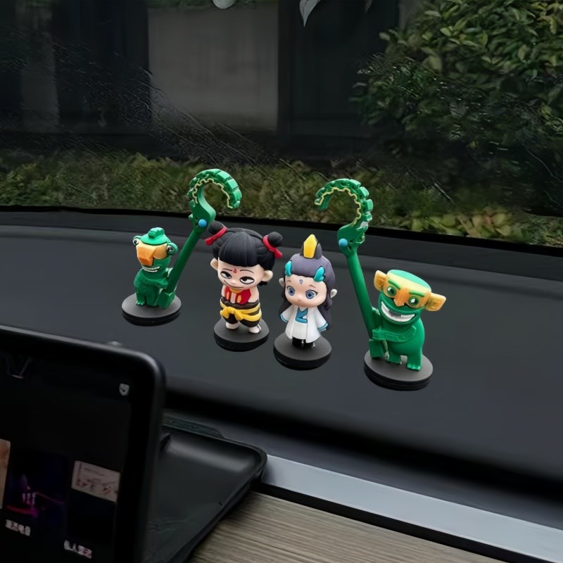 车内饰品摆件结界兽哪吒车载手办卡通公仔汽车中控台车尾车顶装饰