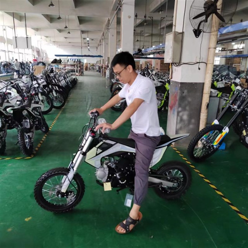 卒玛125CC越野车发动机K3K1RS3儿童新手特技车小高赛摩托山地林道