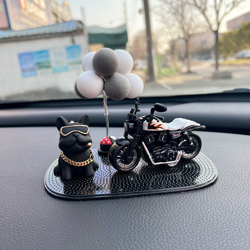 可爱男朋友车内饰品摩托车摆件汽车中控台装饰网红潮卡通手办礼品