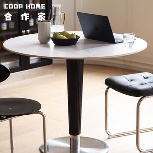 北欧实木岩板餐桌现代简约轻奢小户型家用圆形中古餐桌极简高级感