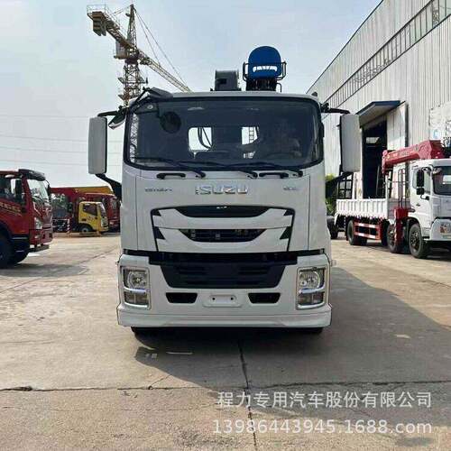 出口俄2罗斯程力五十力铃FTR42*2程8吨随车吊7.米货箱可配10吨1吨