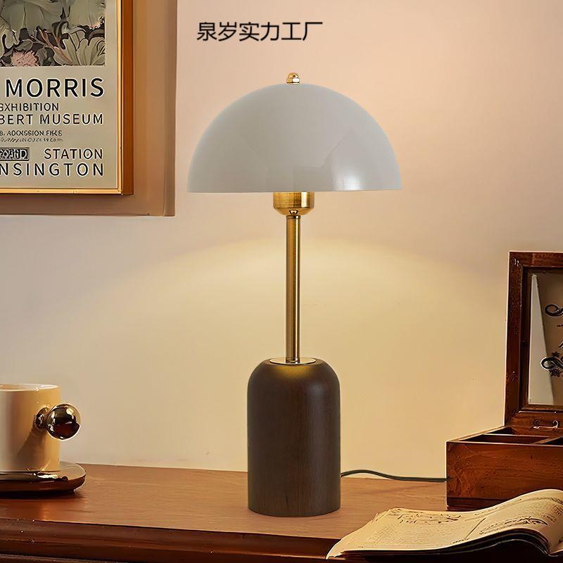 实木中古风台灯卧室书房温馨复古设计师高级感氛围护眼法式床头灯