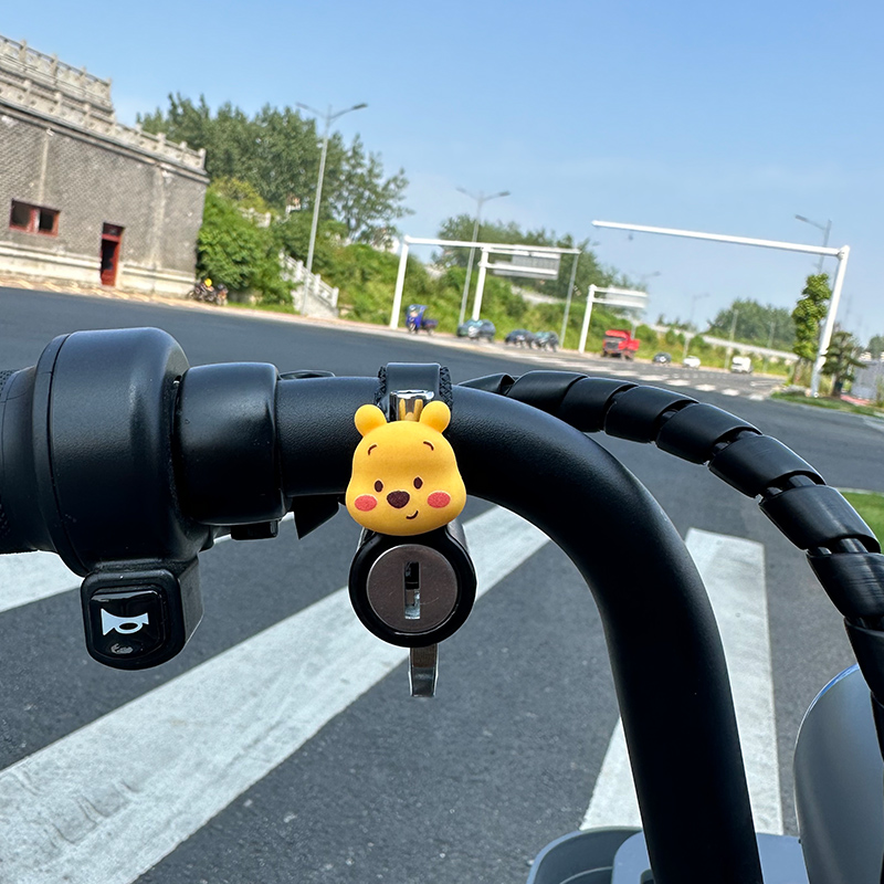 电动机车安全帽锁卡通前置挂钩防盗锁通用帽子锁可爱女防偷安全锁