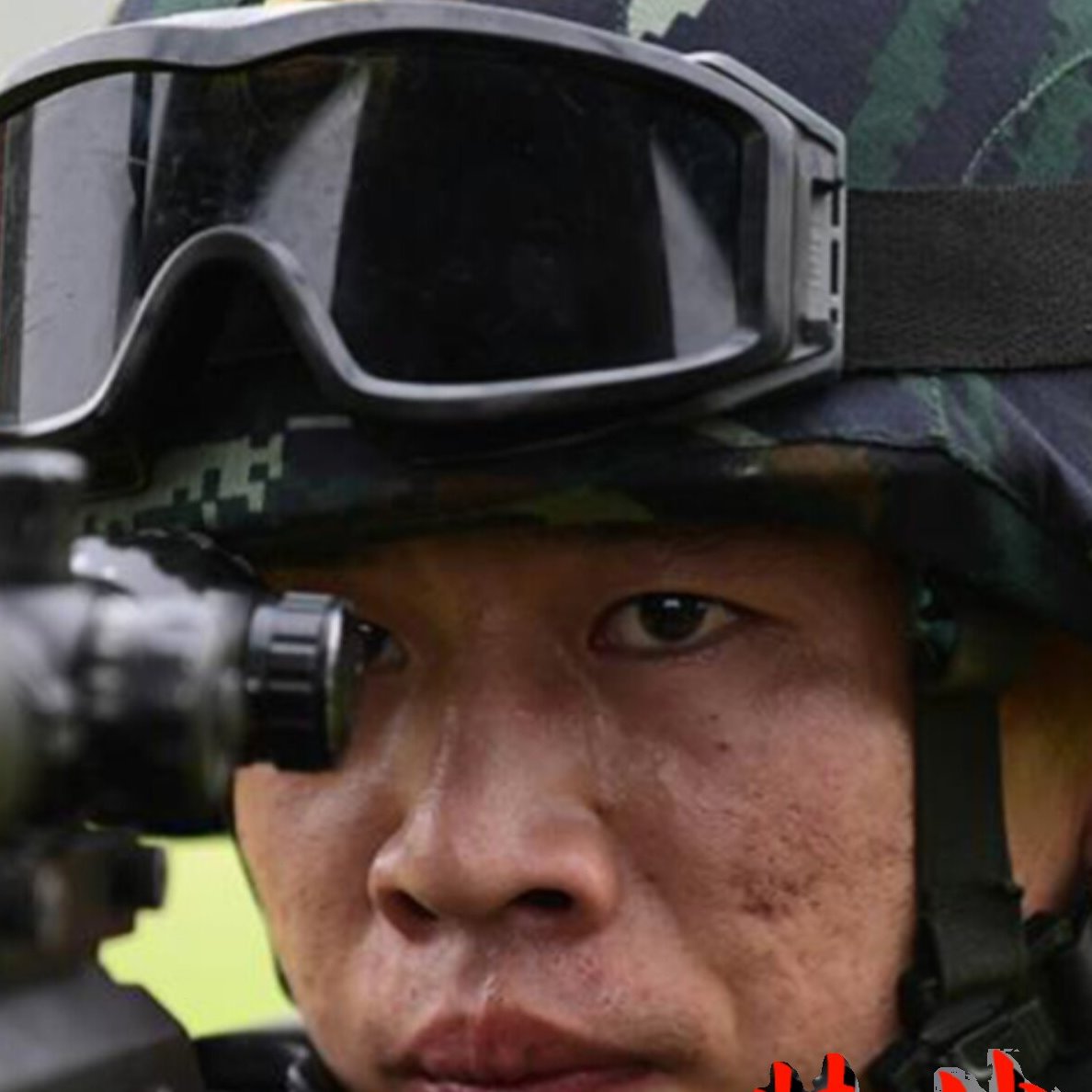 战术射击用抗冲击防护风沙目眼镜特战头盔风镜真人CS防尘爆三镜片