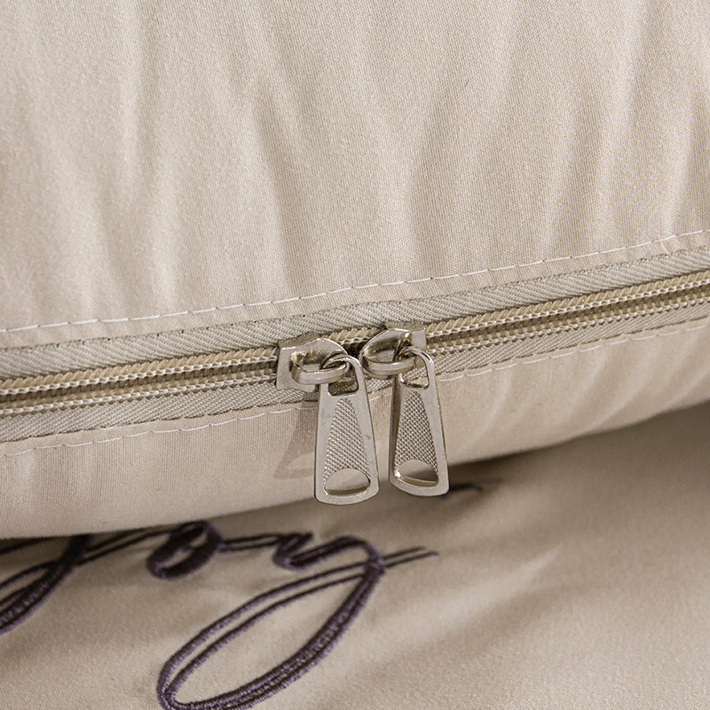 抱枕被子两用办公室车载抱枕被沙发午睡空调被二合一