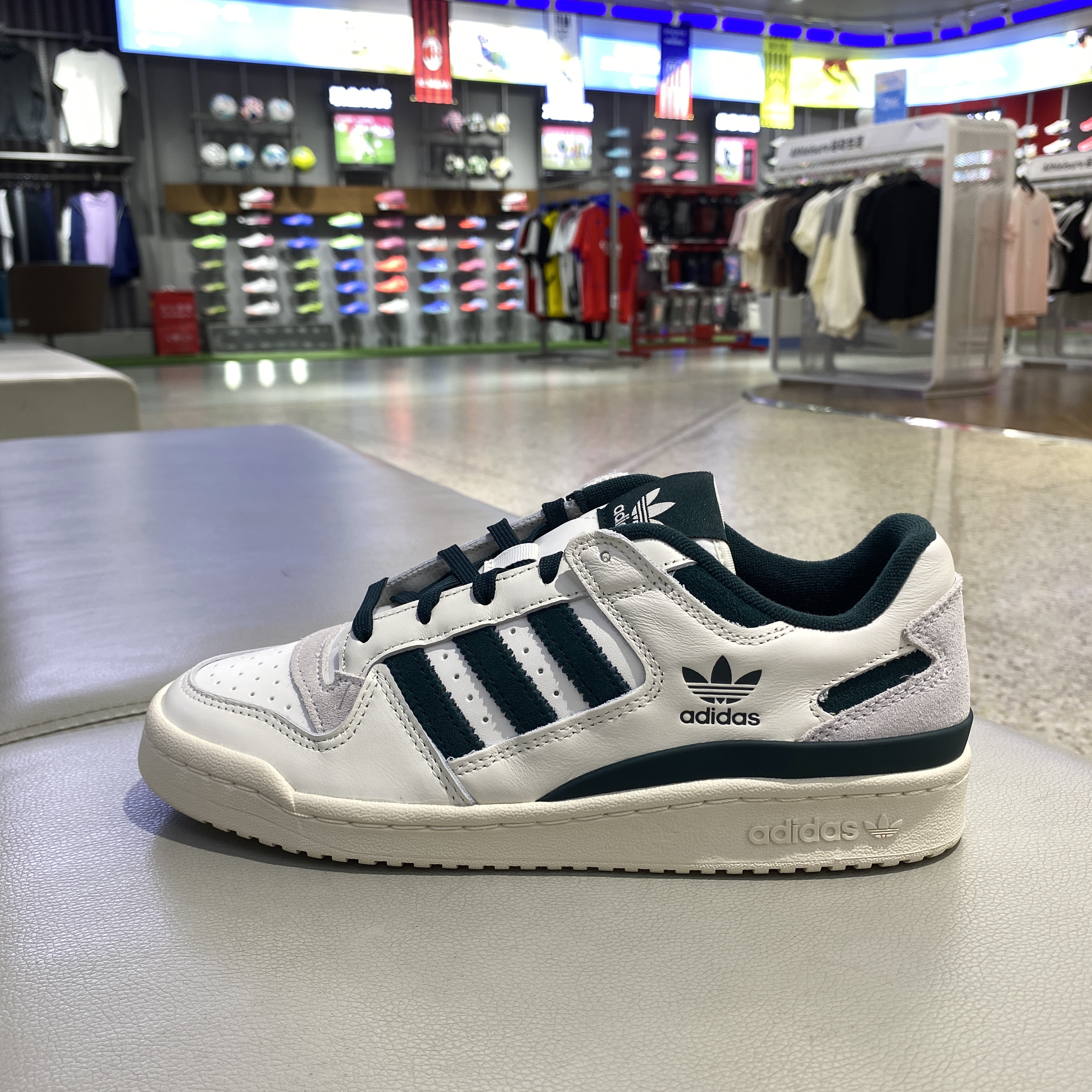 阿迪达斯ADIDAS三叶草男女休闲鞋