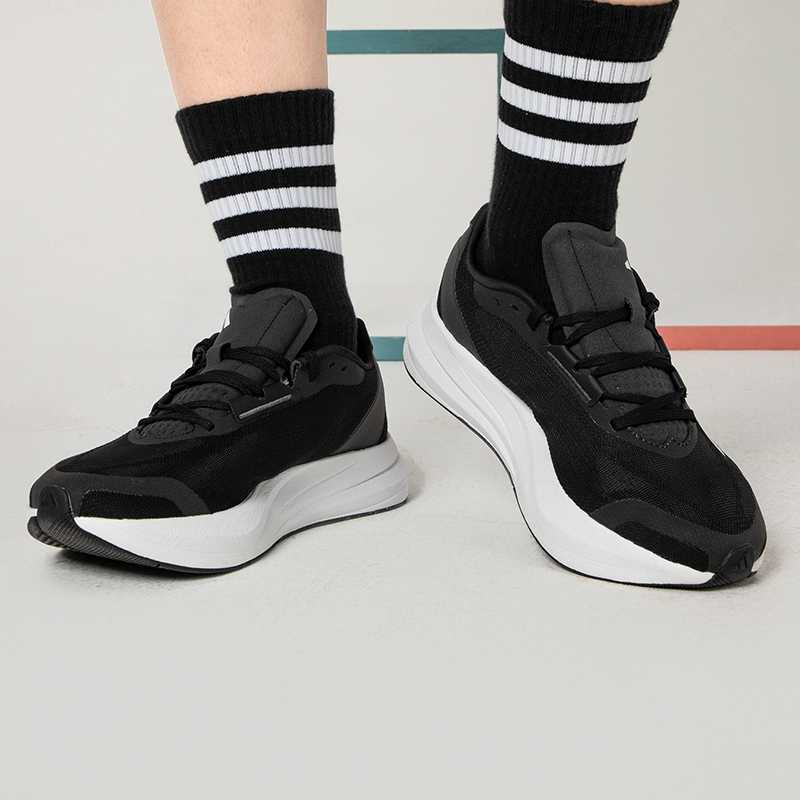正品阿迪达斯ADIDAS男女款跑步鞋