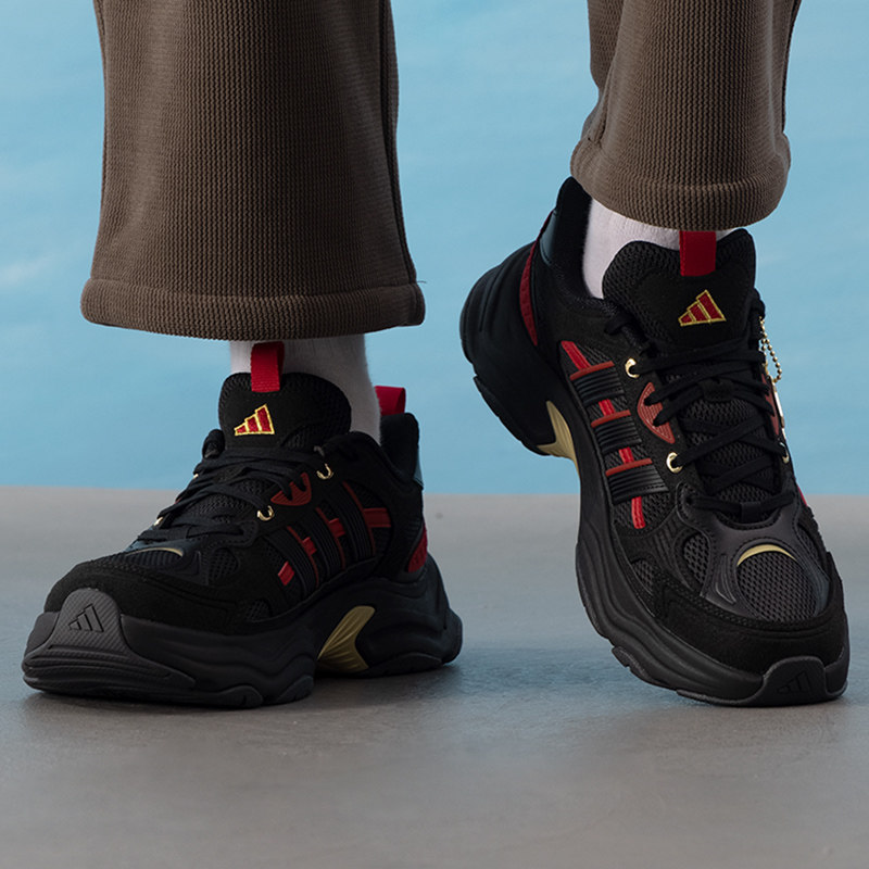 正品阿迪达斯马年男休闲板鞋