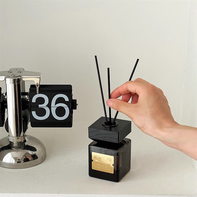 桌面香薰摆件装饰家用室内持久留香卧室淡香水卫生间空气清新剂