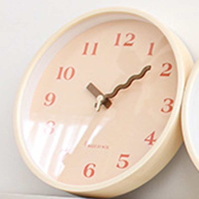原木风奶油风客厅实木挂钟现代z简约家用钟表餐桌日式时钟装饰挂