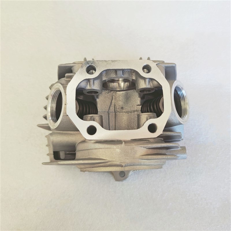 两轮三轮摩托车 卧式110发动机电喷气缸头总成 卧式110缸头总成