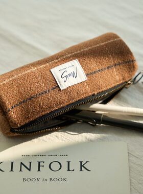 MUIS目意思初高中女学生格纹咖啡复古毛呢大容量笔袋收纳袋化妆包