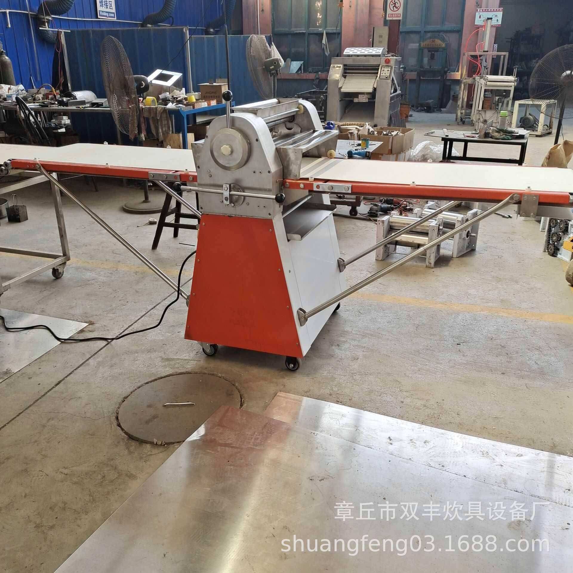 蛋糕起酥机立地起酥机酥皮机面包起酥机酥皮机图片蛋糕起酥机